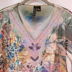 ND New Direction Floral Top with beaded sequined neckline Size XL.